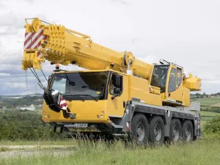 Автокран 70т (стрела 42м)