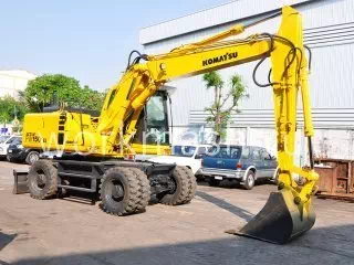 Колесный экскаватор Komatsu PW150-1
